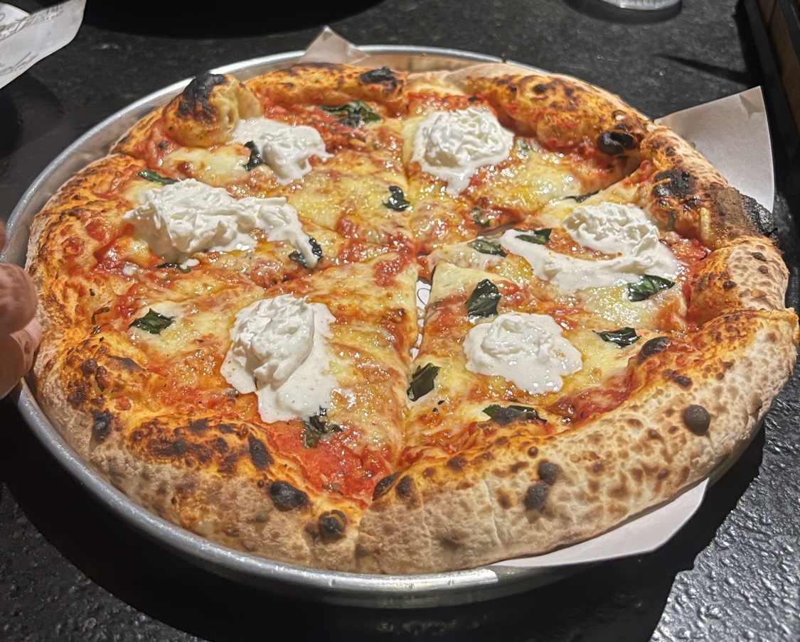 Neapolitan Pizza at Spettacolare