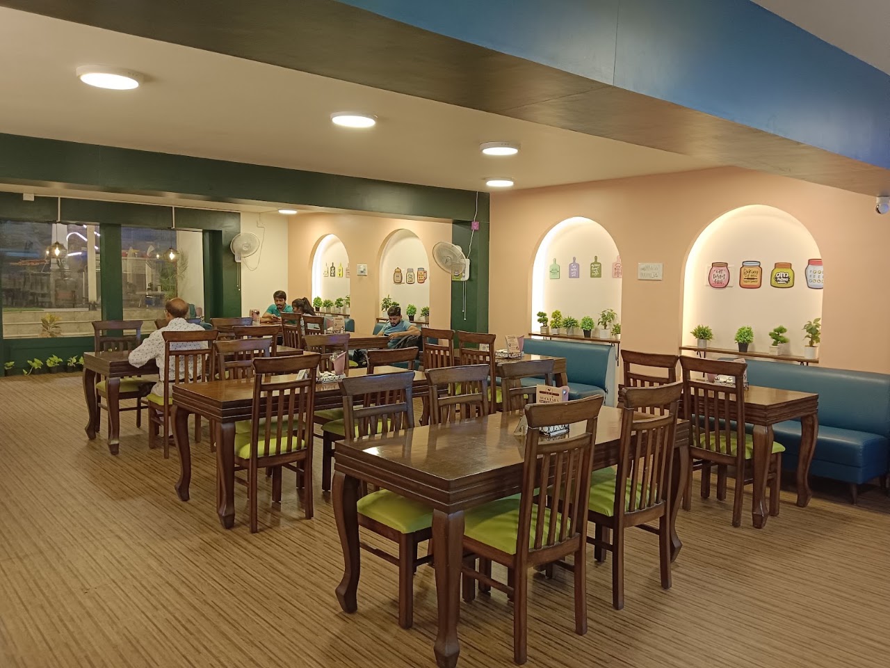 Another photo of UCV HSR, posted by a diner